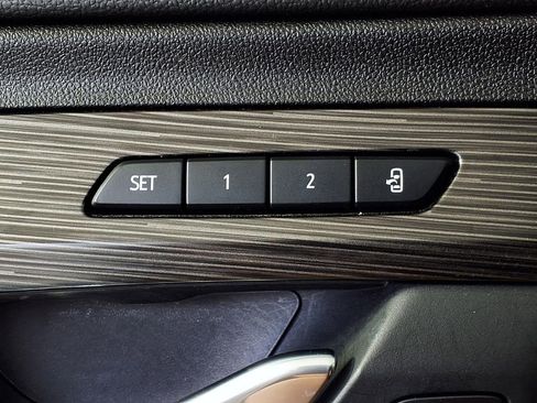 Used 2019 GMC Terrain SLT w/ Preferred Package image 18