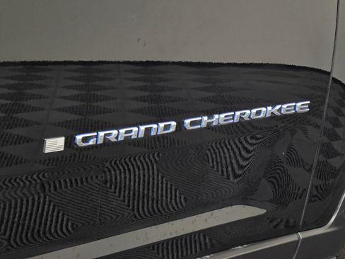 Used 2022 Jeep Grand Cherokee Limited 4xe w/ Luxury Tech Group II AWD/4WD image 45