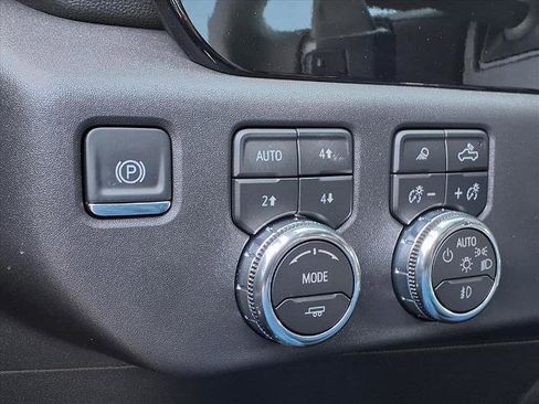 New 2026 GMC Sierra 1500 SLT image 16