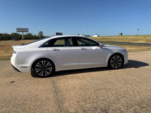Used 2019 Lincoln MKZ Reserve FWD image 14
