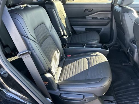 Used 2025 Nissan Pathfinder Rock Creek image 27