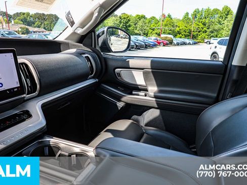Used 2025 Ford Expedition Active AWD/4WD image 51