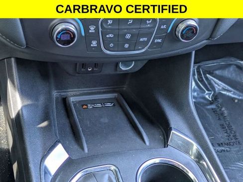 Certified 2023 Chevrolet Traverse LT FWD image 19