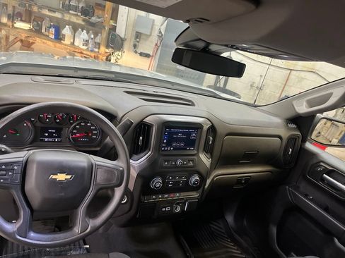 Used 2022 Chevrolet Silverado 1500 Custom AWD/4WD image 19