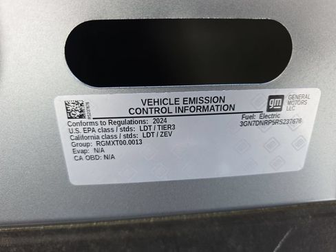 Used 2024 Chevrolet Equinox EV RS FWD image 36
