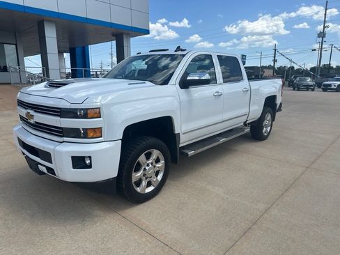 Used 2019 Chevrolet Silverado 2500 LTZ w/ Duramax Plus Package AWD/4WD image 33