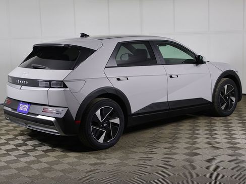 Used 2025 Hyundai Ioniq 5 SE RWD image 9