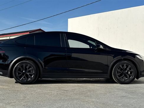 Used 2023 Tesla Model X Standard Range image 2