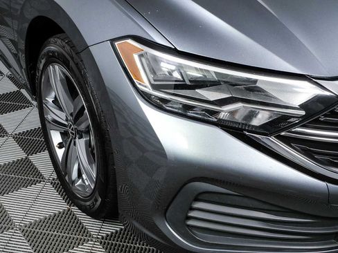 Certified 2024 Volkswagen Jetta SE FWD image 32