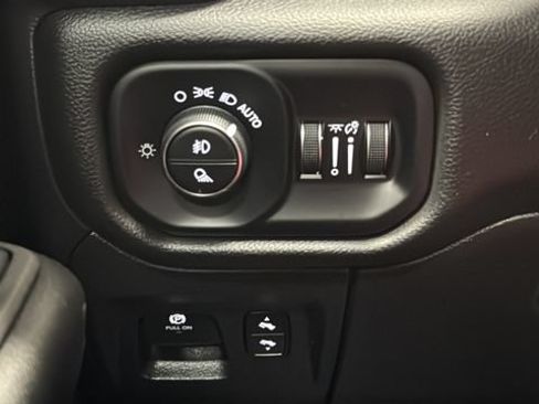 Used 2025 RAM 1500 Big Horn AWD/4WD image 28