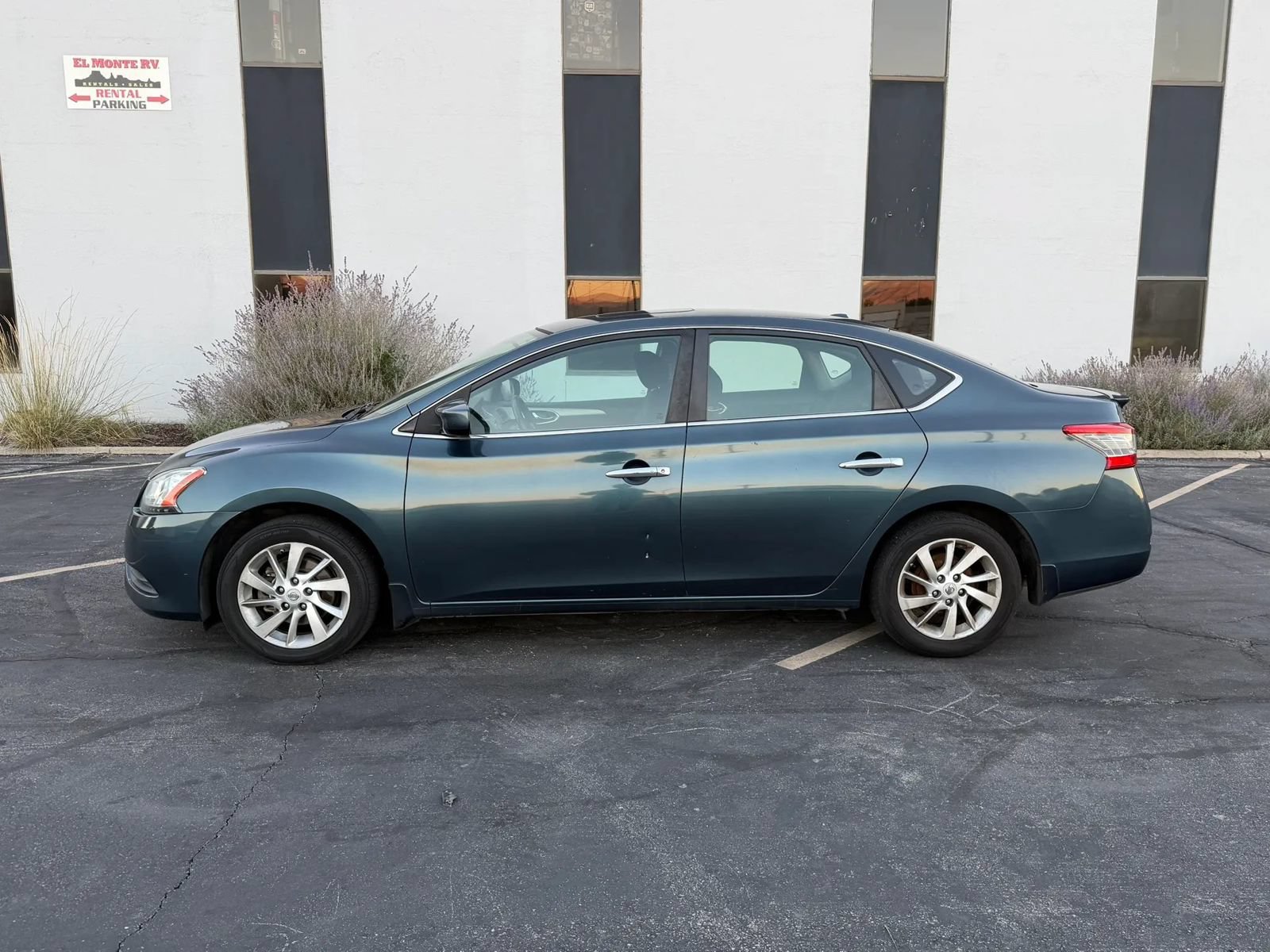 Used 2015 Nissan Sentra SV w/ Style Package FWD image 2
