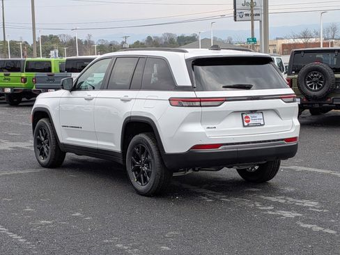 New 2026 Jeep Grand Cherokee Altitude image 7