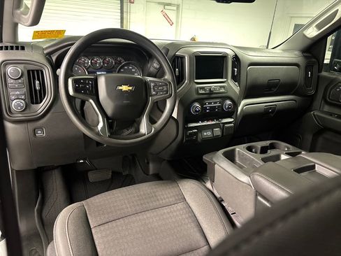 Used 2022 Chevrolet Silverado 2500 Custom w/ Custom Convenience Package AWD/4WD image 29
