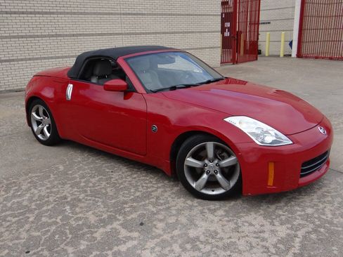 Used 2007 Nissan 350Z Touring RWD image 27