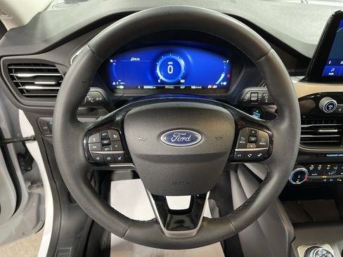 Used 2022 Ford Escape SEL w/ Technology Package image 17
