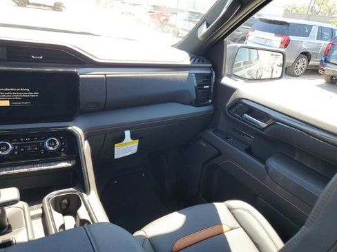 New 2026 GMC Sierra 1500 AT4 w/ AT4 Premium Package AWD/4WD image 16
