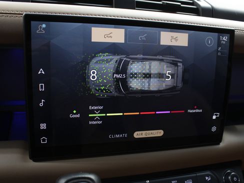 Used 2025 Land Rover Defender 110 V8 image 70