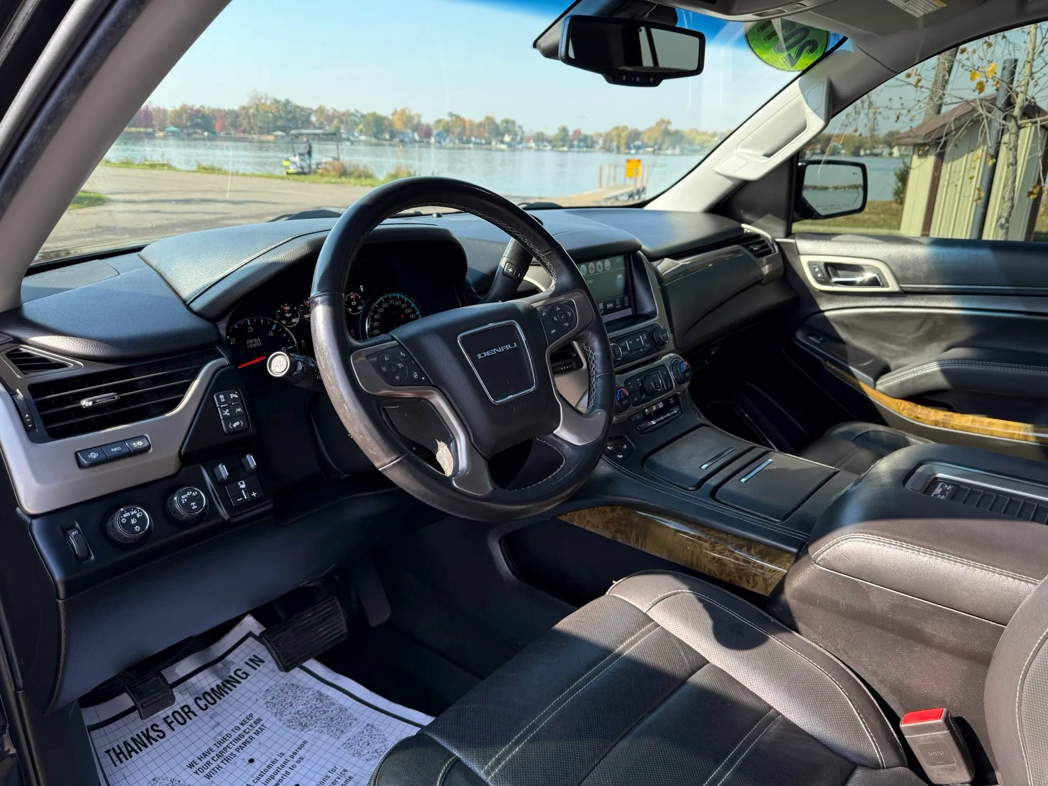 Used 2017 GMC Yukon Denali AWD/4WD image 8