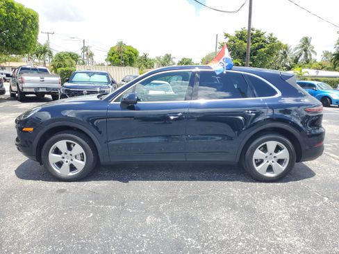 Used 2019 Porsche Cayenne AWD/4WD image 2