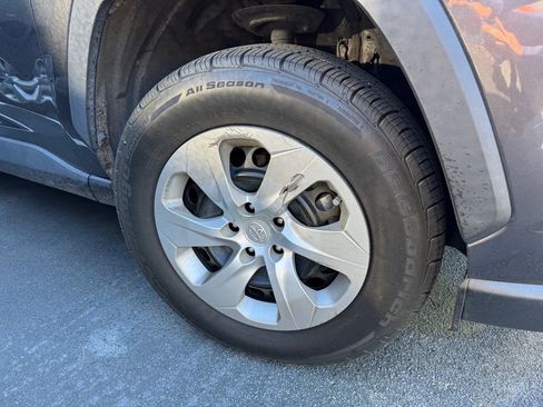 Used 2020 Toyota RAV4 LE image 2