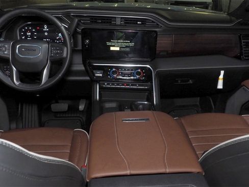 Used 2026 GMC Sierra 3500 Denali Ultimate image 15