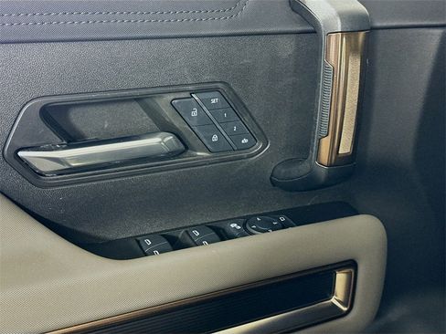 Used 2024 GMC Hummer EV 3X image 12