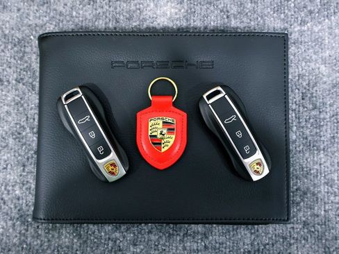 Used 2024 Porsche 911 Carrera 4S AWD/4WD image 36
