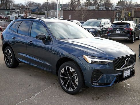 New 2026 Volvo XC60 B5 Plus w/ Protection Package Premier image 4
