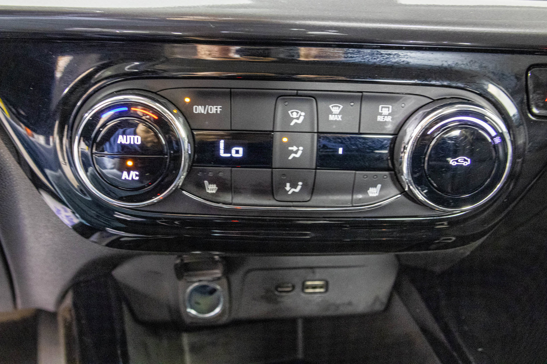 Used 2024 Chevrolet Trax ACTIV w/ Driver Confidence Package FWD image 26