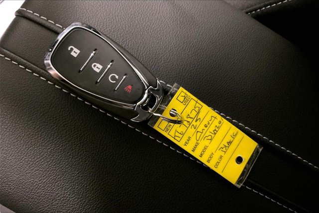 Used 2025 Chevrolet Blazer LT FWD image 11