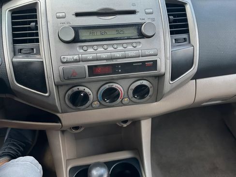 Used 2005 Toyota Tacoma PreRunner RWD image 10