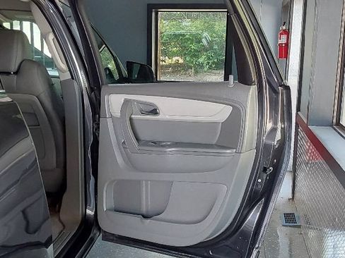 Used 2015 Chevrolet Traverse LT AWD/4WD image 18