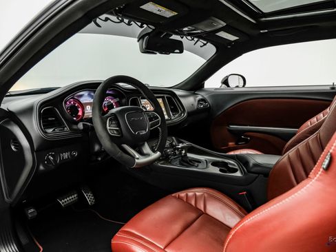 Used 2022 Dodge Challenger SRT Hellcat RWD image 46