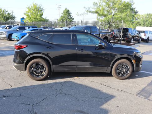 Used 2023 Chevrolet Blazer LT w/ Sound & Technology Package AWD/4WD image 11