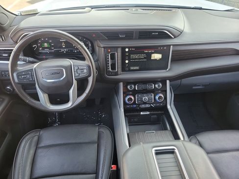 Used 2022 GMC Yukon Denali RWD image 4