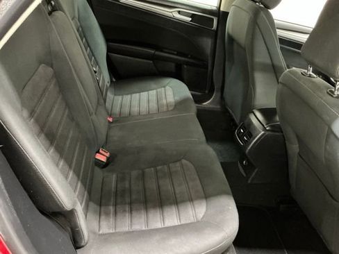 Used 2020 Ford Fusion SE image 17