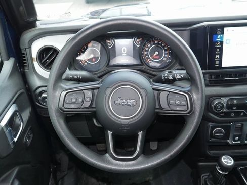 Used 2025 Jeep Wrangler Sport image 14