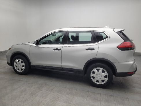 Used 2017 Nissan Rogue S image 3