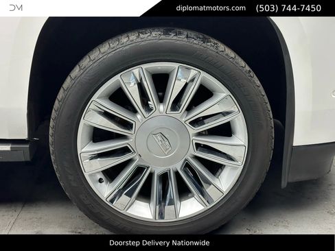 Used 2019 Cadillac Escalade ESV Platinum image 39