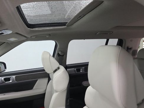 Used 2025 Hyundai Santa Fe Limited FWD image 10