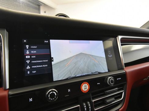 Used 2022 Porsche Macan S image 24