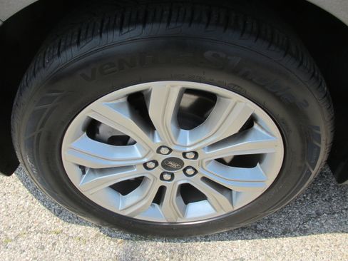 Certified 2024 Ford Edge Titanium image 12