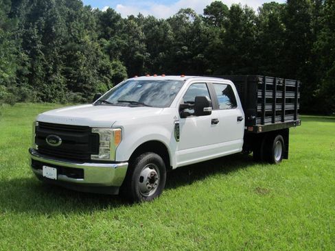 Used 2017 Ford F350 XL w/ Power Equipment Group image 2