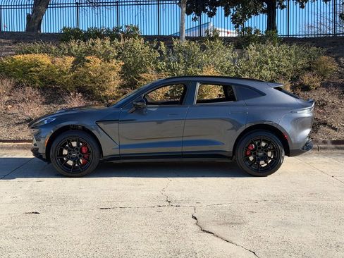 Used 2021 Aston Martin DBX image 13