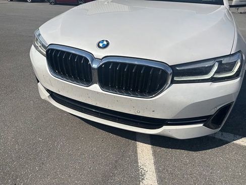 Used 2022 BMW 530i xDrive w/ Convenience Package AWD/4WD image 2