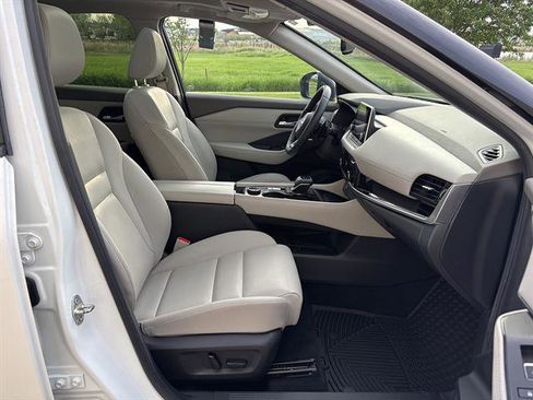 Used 2023 Nissan Rogue SL AWD/4WD image 21