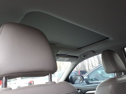 Used 2017 Toyota Highlander XLE image 13