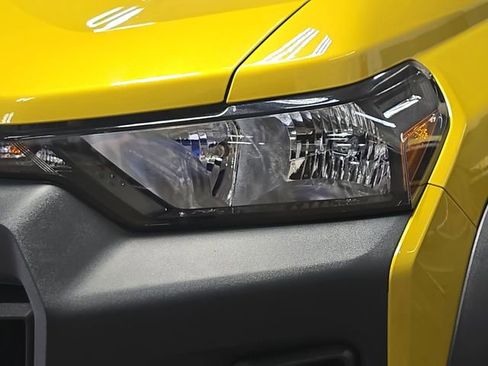 Used 2023 Chevrolet Colorado Trail Boss w/ Technology Package image 34