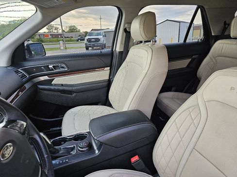 Used 2017 Ford Explorer Platinum AWD/4WD image 6