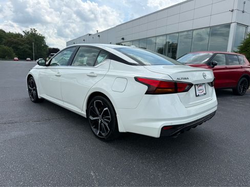 Used 2025 Nissan Altima 2.5 SR FWD image 5